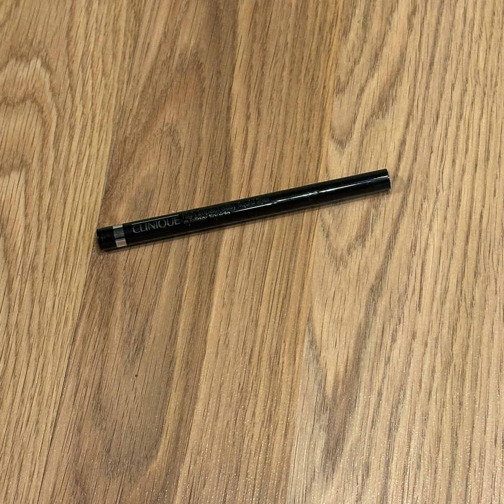5 for $25 item 🌺 Clinique High Impact Easy Liquid Liner Eyeliner in 01 Black